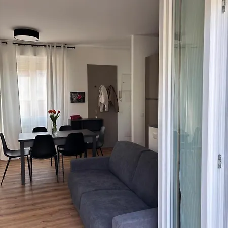 Apartment La Fenice Elegant, Welcoming Flat In