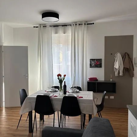 Апартаменти La Fenice Di Francesca